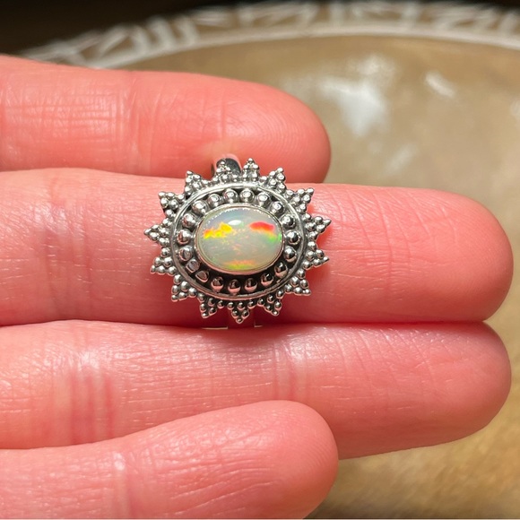 Natural Ethiopian Opal 925 Sterling Silver Ring - Picture 13 of 15